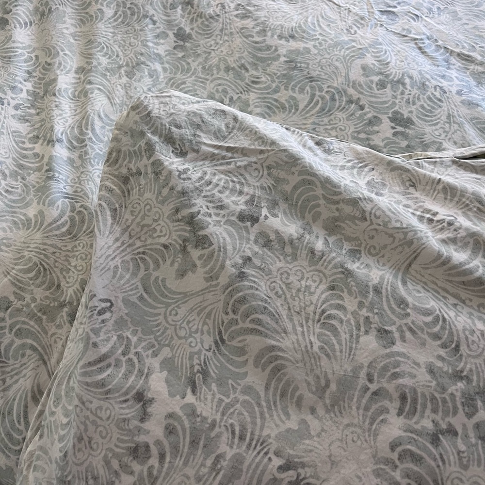 Pottery Barn Mari Print Queen Duvet with shams - Picture 6 of 8